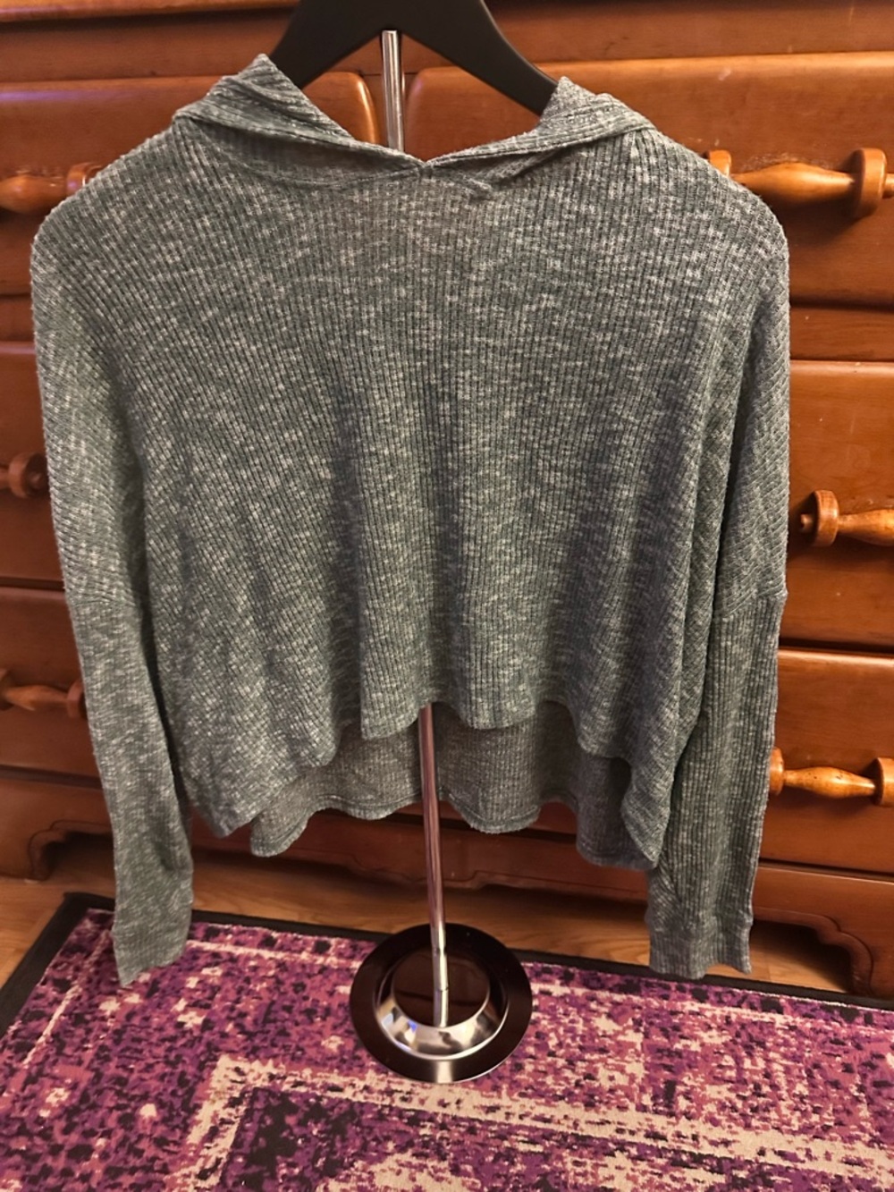 American Eagle Outfitters Heathered Green Cropped Hoodie